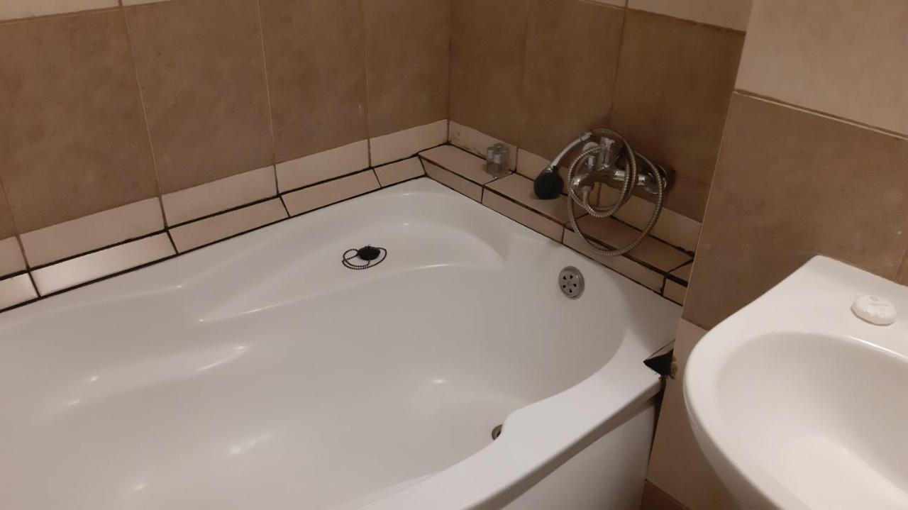 Studio Timpuri Noi 50 Bukarest Exteriör bild