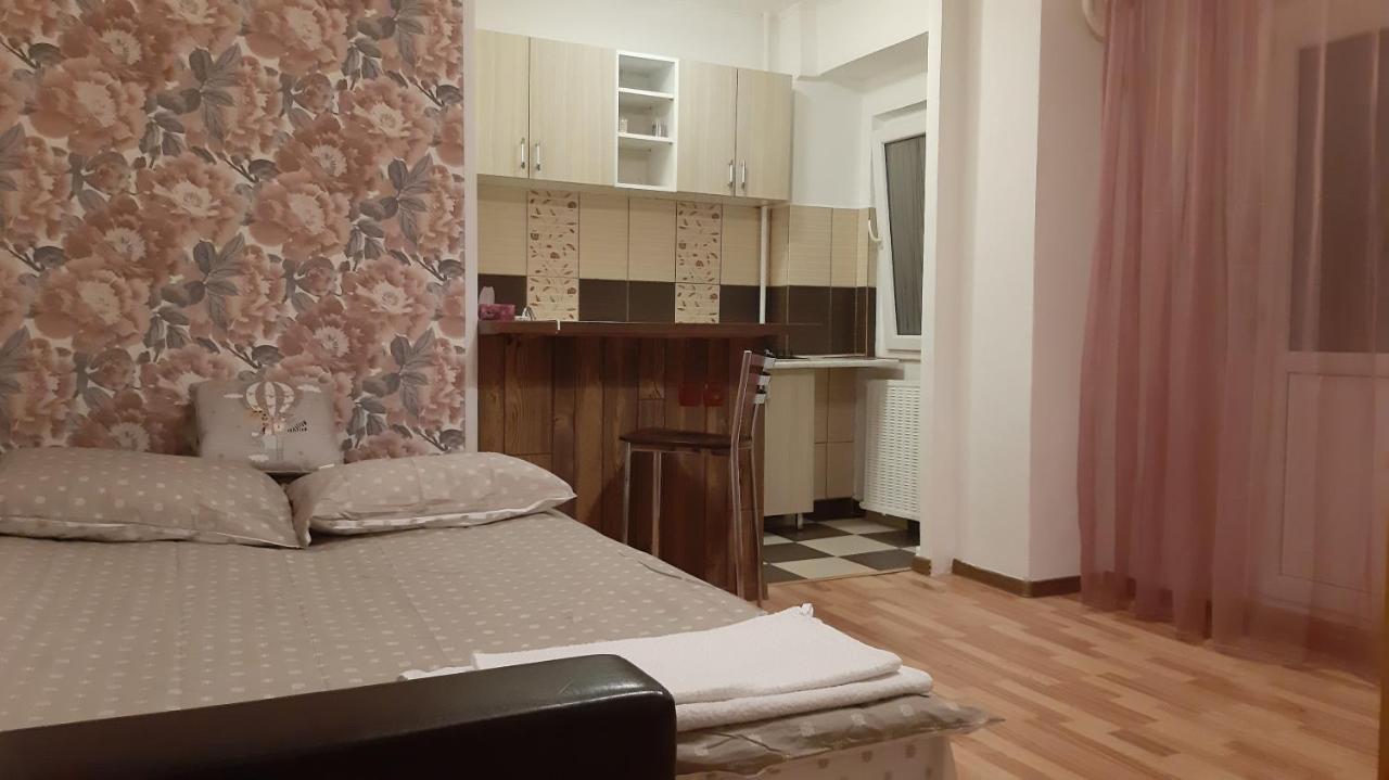 Studio Timpuri Noi 50 Bukarest Exteriör bild